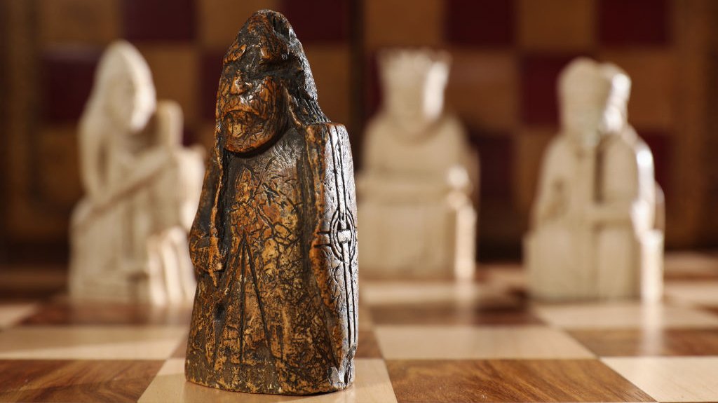 шахматная фигура из знаменитого набора Льюиса