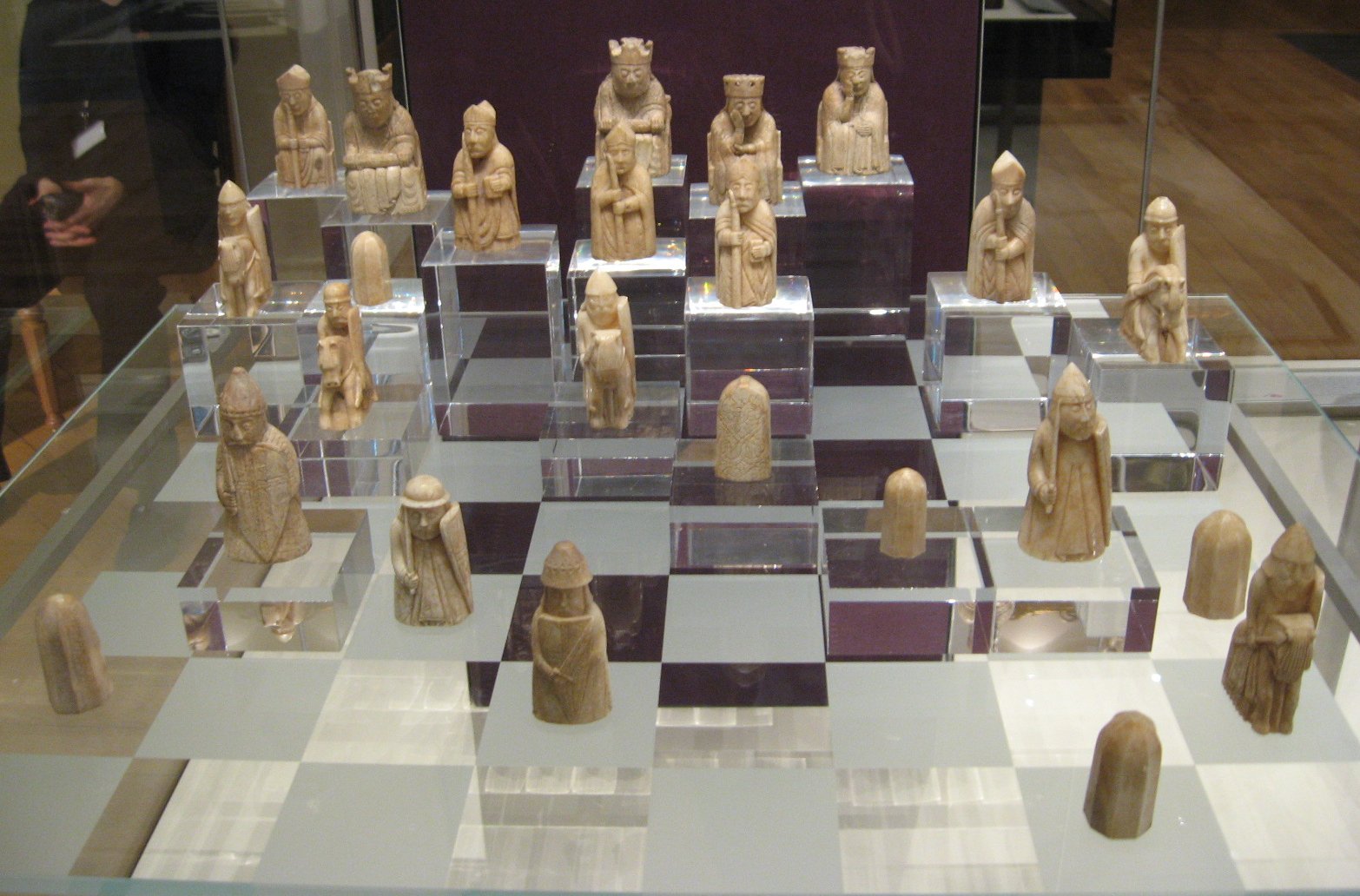 шахматная фигура из знаменитого набора Льюиса