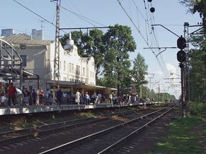 Станция Удельная, Санкт-Петербург, 8.VII.2001.